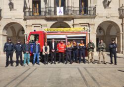 La Diputación de Badajoz entrega un camión de bomberos al Ayuntamiento de Guareña para la extinción de incendios