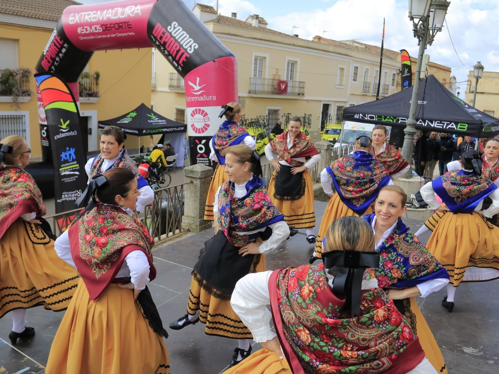 octavo-festival-danza-folclore-piporros-guarena-f4