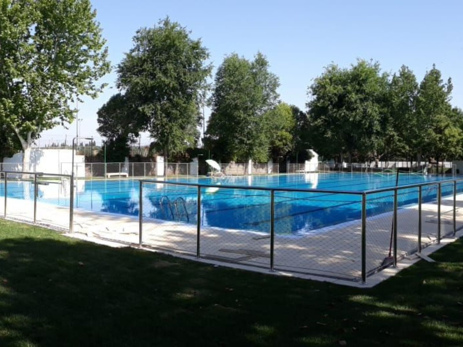 Desde este martes se ponen a la venta los distintos bonos para la temporada de la Piscina Municipal de Guareña
