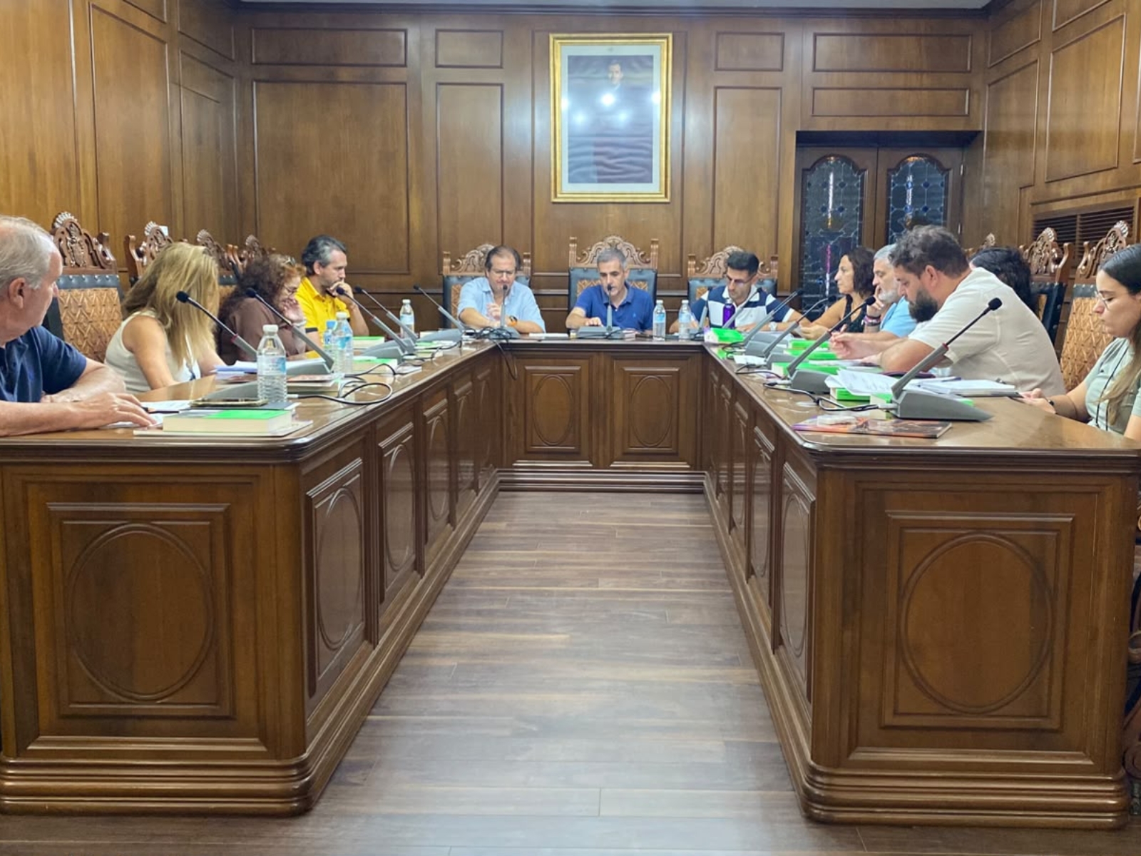 pleno-aprueba-inicio-expediente-pedro-fernandez-vecino-distinguido-f1
